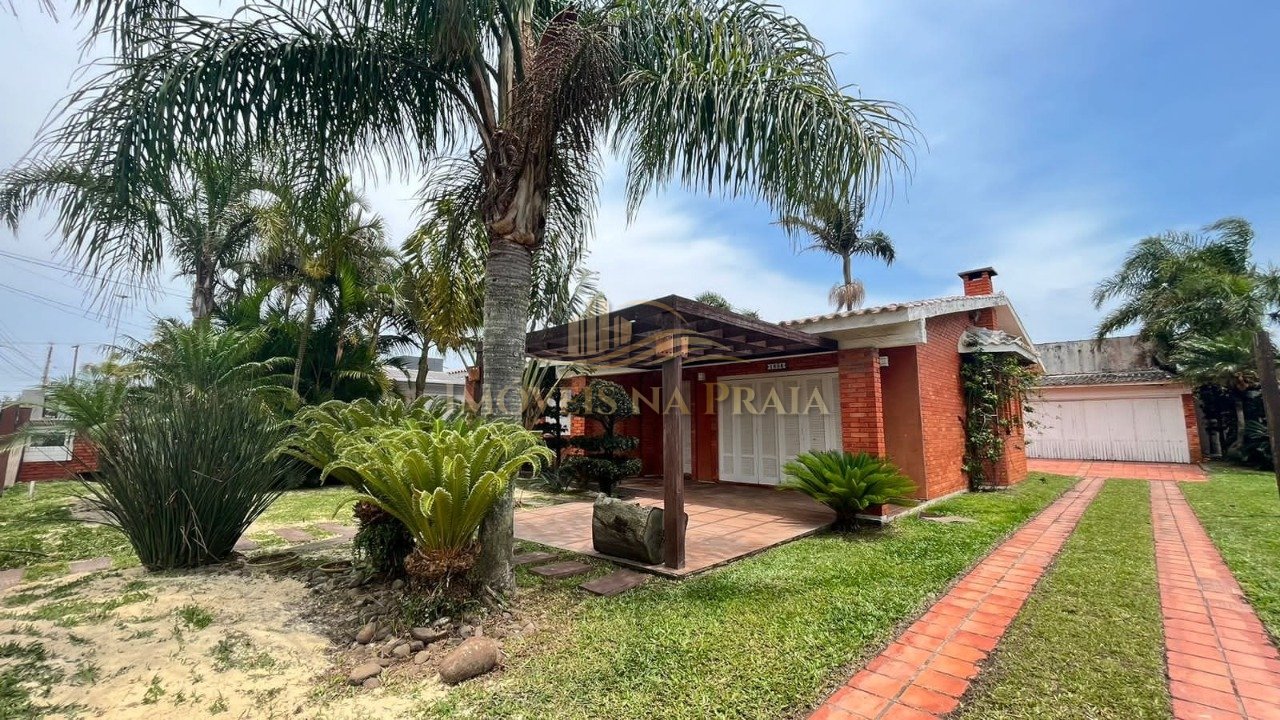 Casa 3 dormitórios no bairro Atlântida C - C - I