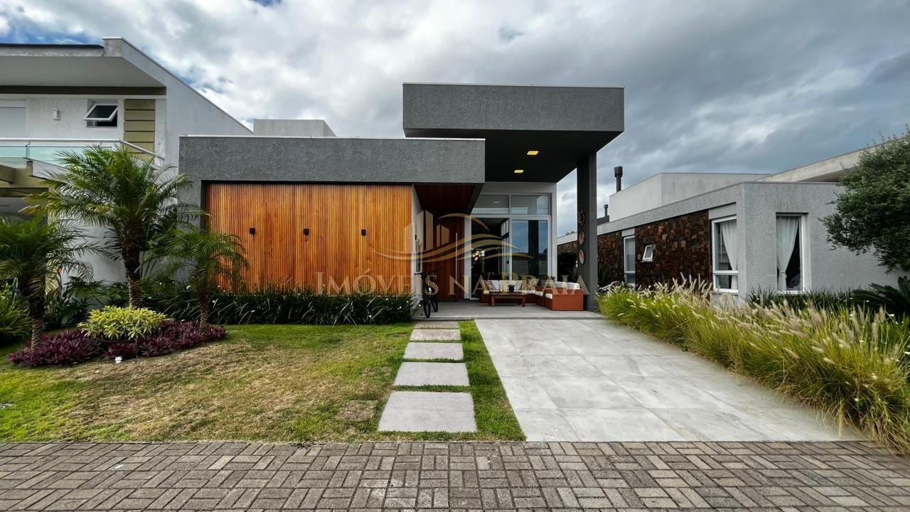 Casa em Condomínio 4 dormitórios no bairro Sea Coast