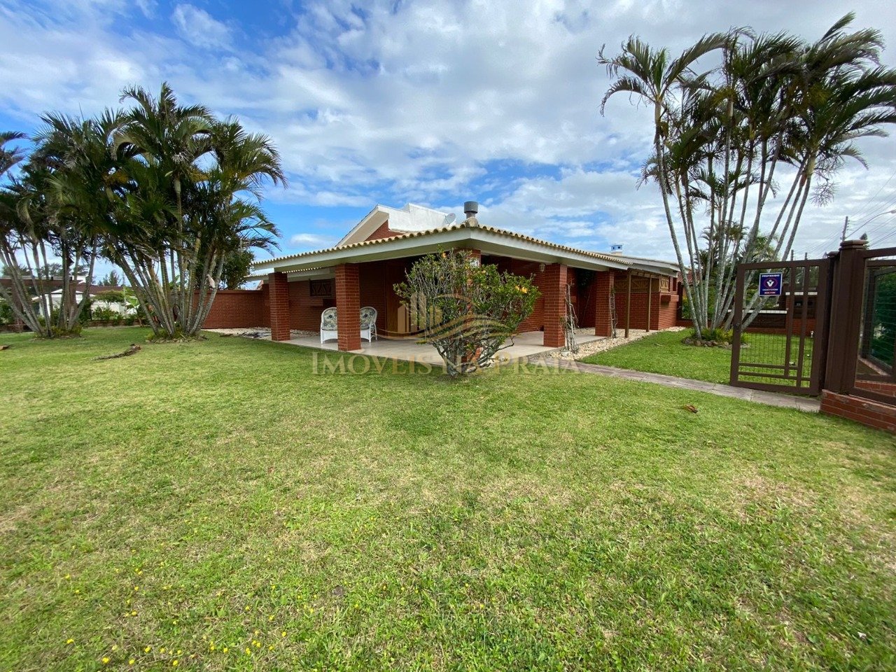 Casa 4 Dormitório(s) Bairro Atlântida