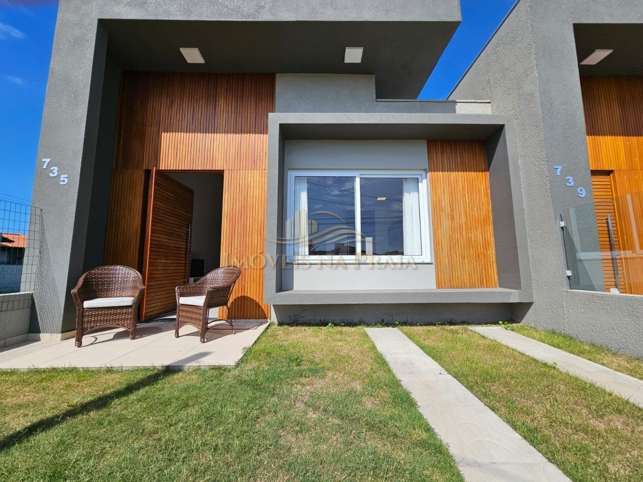 Casa 2 dormitórios no bairro Noiva do Mar