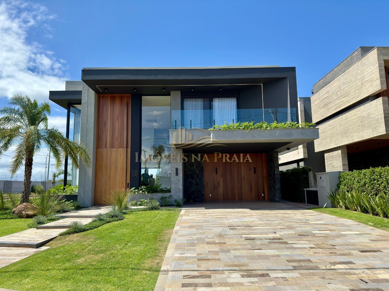 Casa em Condomínio 5 Dormitório(s) Bairro Sense Xa