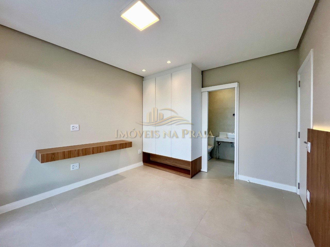 Foto 17 — Casa em Condomínio 4 Dormitório(s) Bairro Sunset