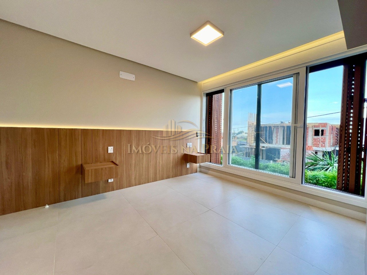 Foto 23 — Casa em Condomínio 4 Dormitório(s) Bairro Sunset