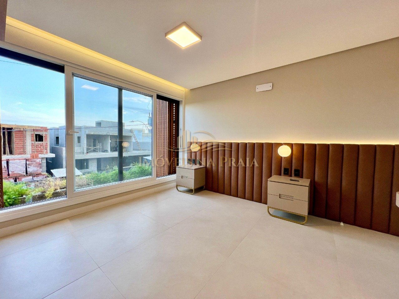 Foto 18 — Casa em Condomínio 4 Dormitório(s) Bairro Sunset