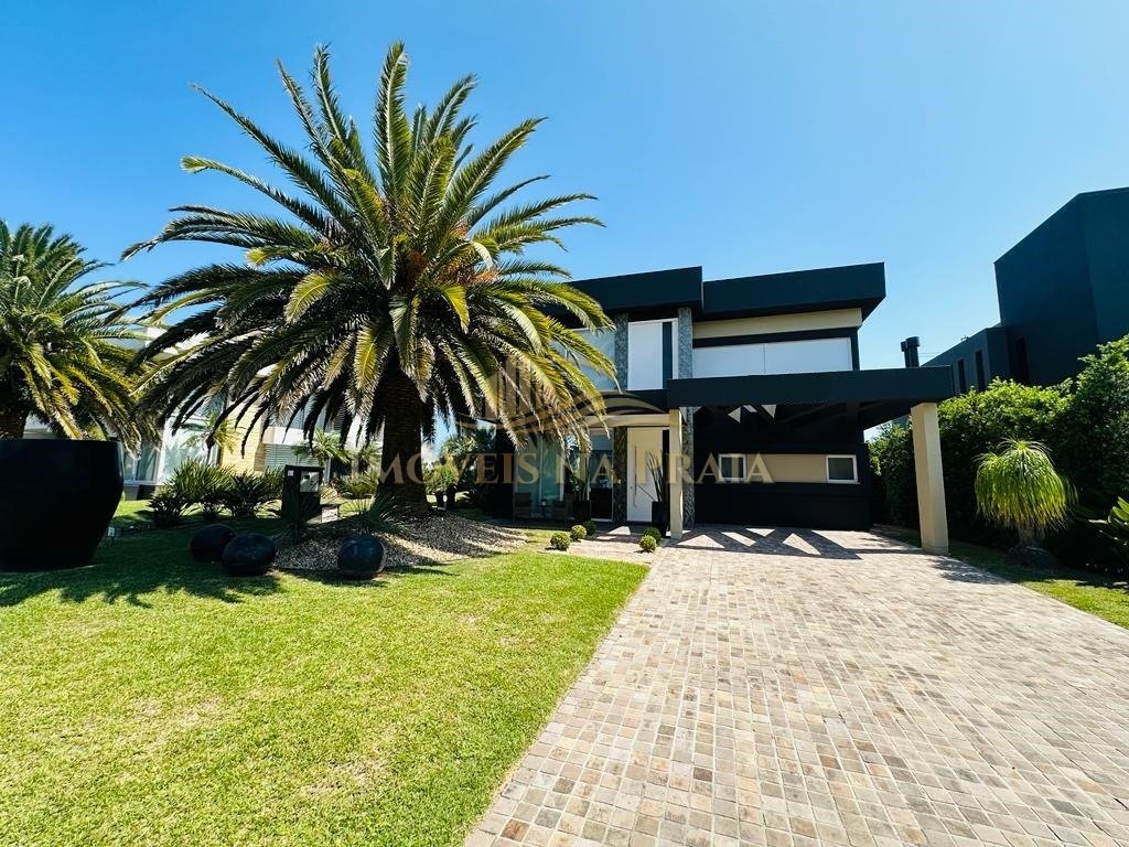 Casa em Condomínio 4 Dormitório(s) Bairro Enseada