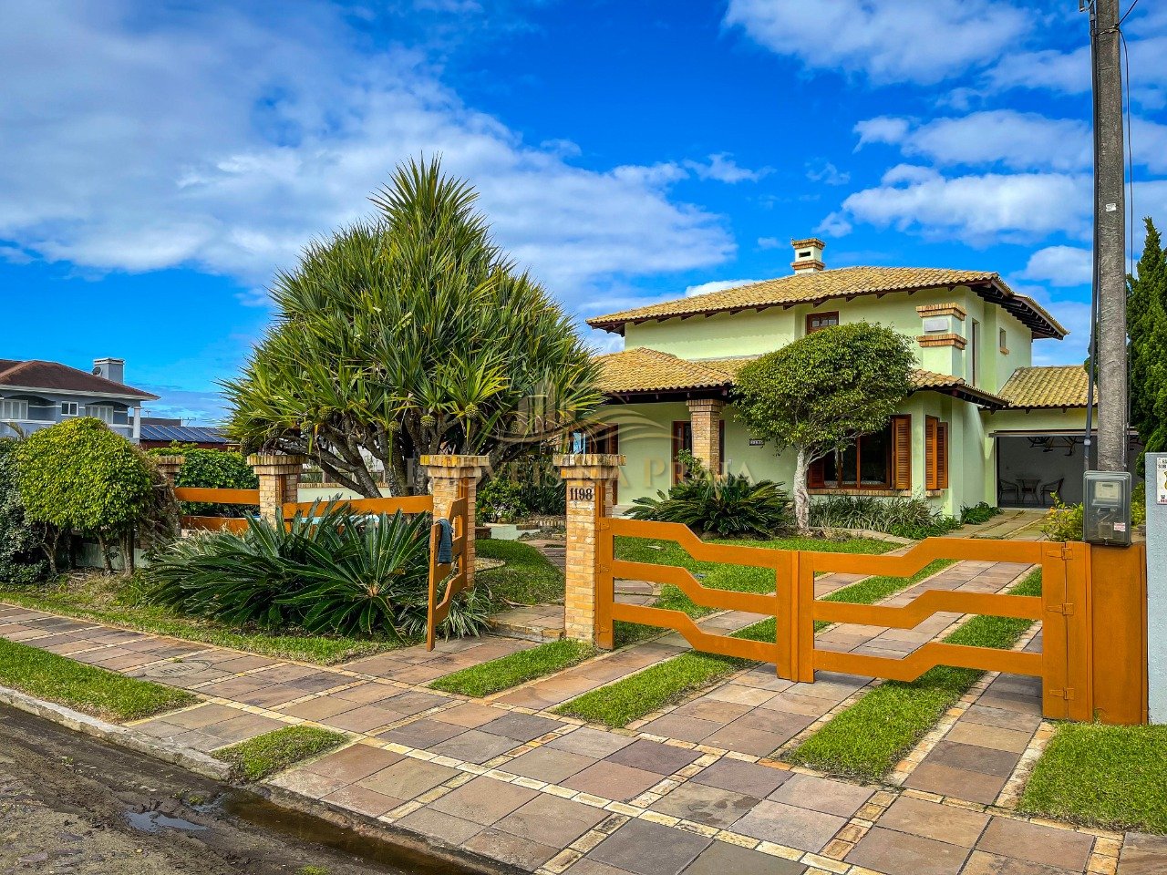 Casa 4 Dormitório(s) Bairro Atlântida