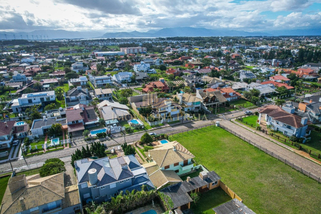 Foto 2 — Casa 4 Dormitório(s) Bairro Atlântida
