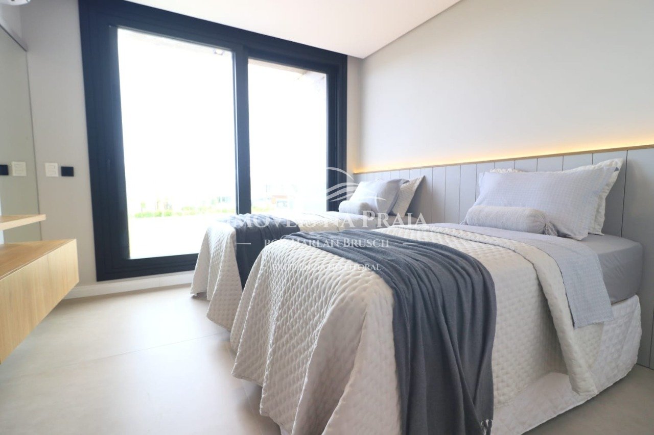 Foto 12 — Casa em Condomínio 6 Dormitório(s) Bairro Celebrat