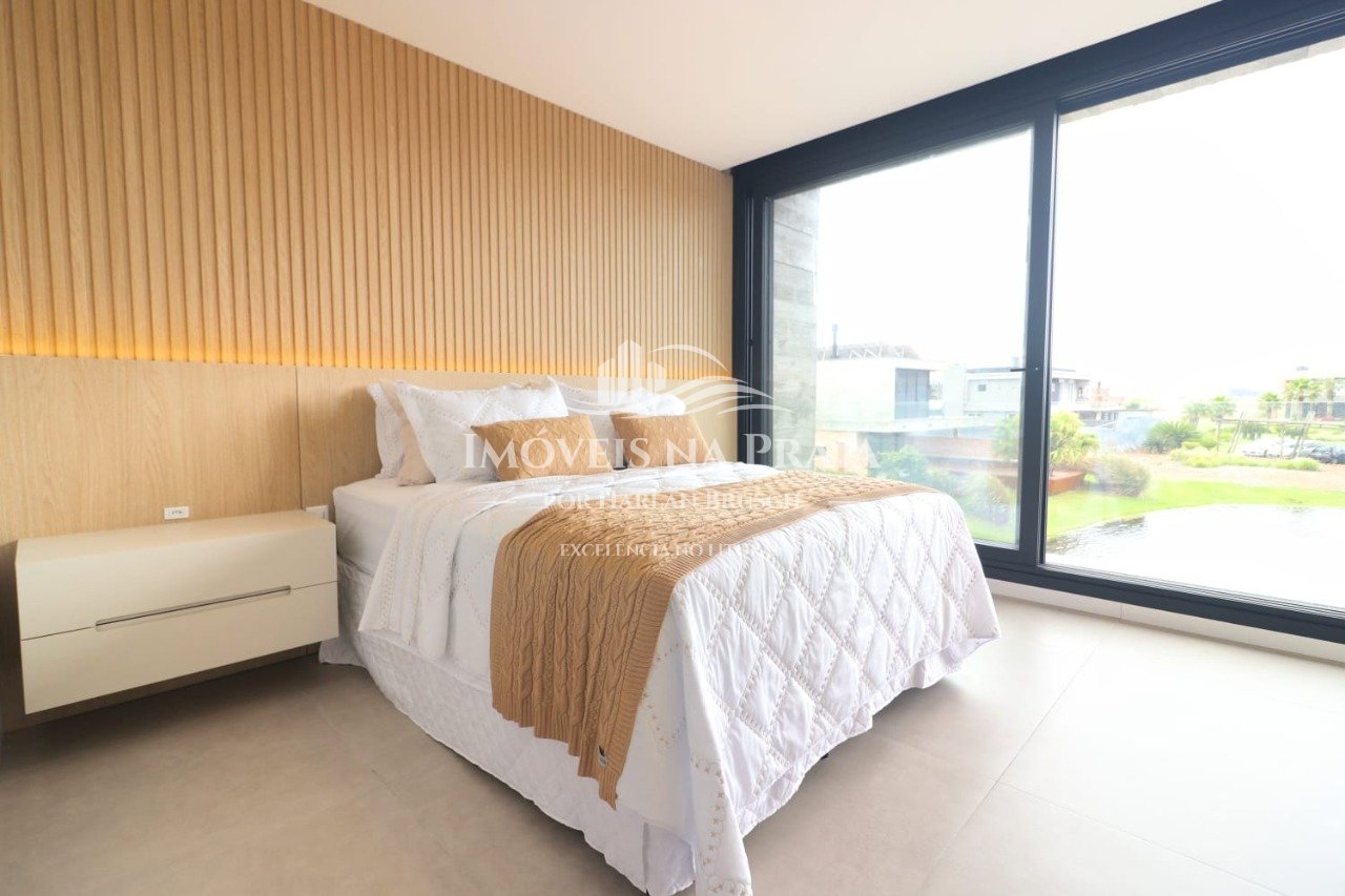 Foto 32 — Casa em Condomínio 6 Dormitório(s) Bairro Celebrat