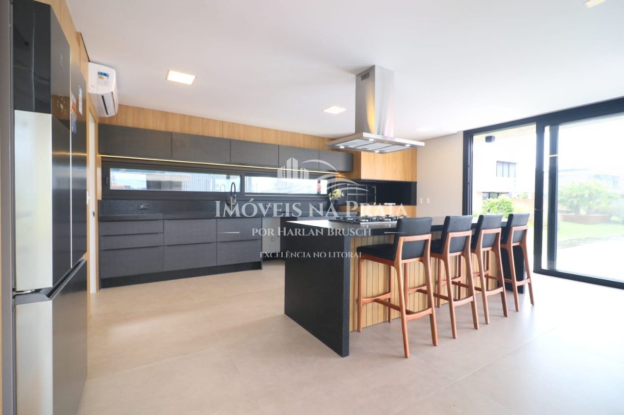 Foto 25 — Casa em Condomínio 6 Dormitório(s) Bairro Celebrat