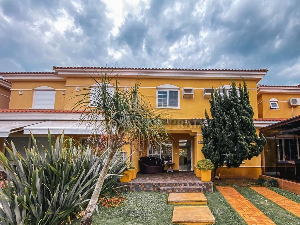 Casa em Condomínio 4 Dormitório(s) Bairro Villas R