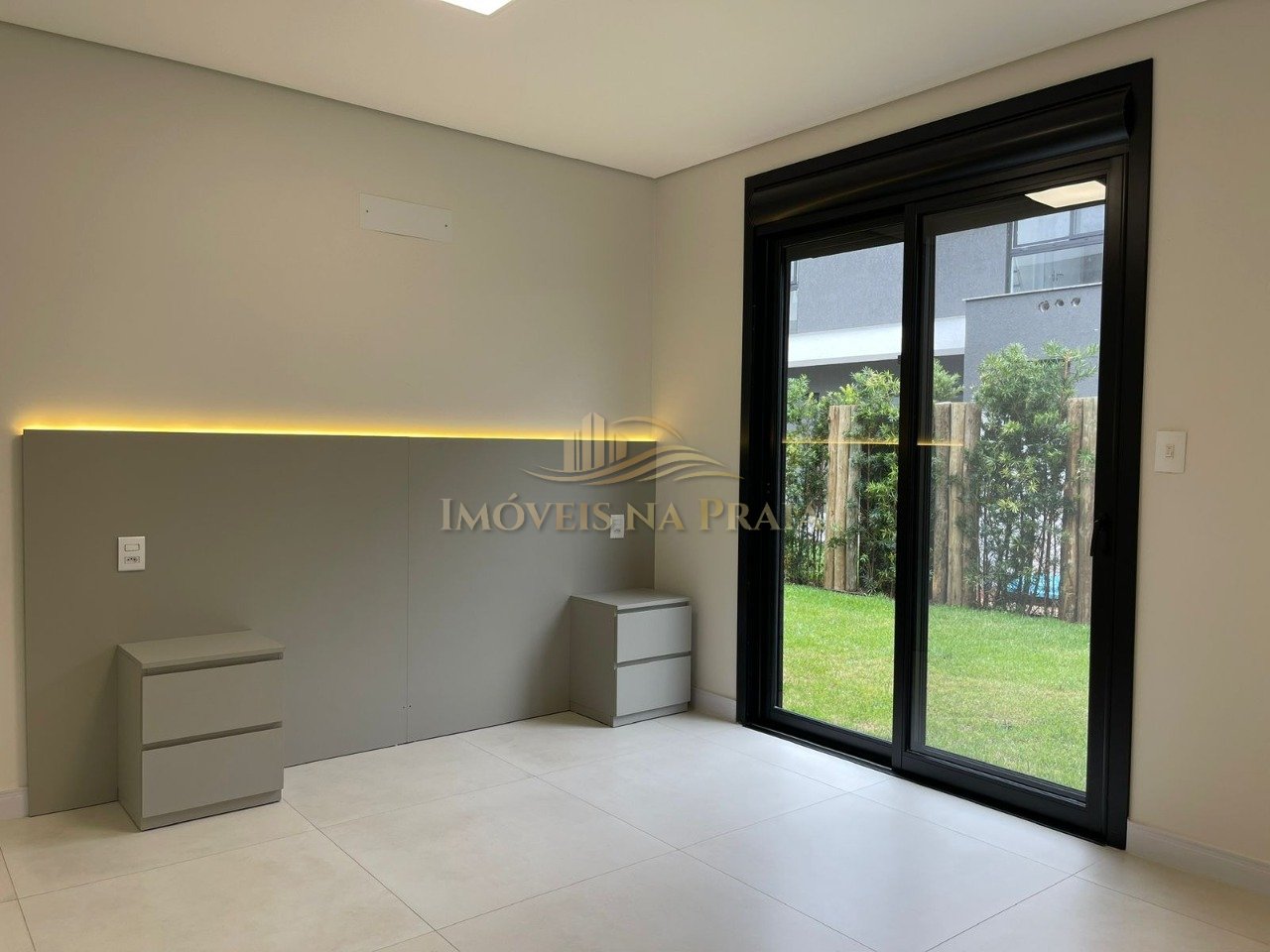 Foto 12 — Casa em Condomínio 4 Dormitório(s) Bairro Sunset