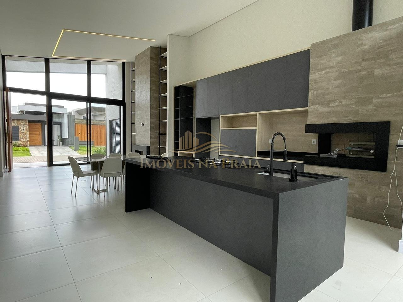 Foto 10 — Casa em Condomínio 4 Dormitório(s) Bairro Sunset