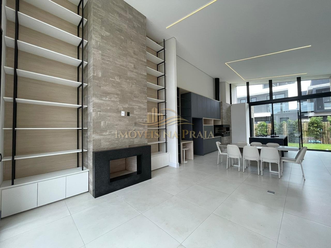 Foto 3 — Casa em Condomínio 4 Dormitório(s) Bairro Sunset