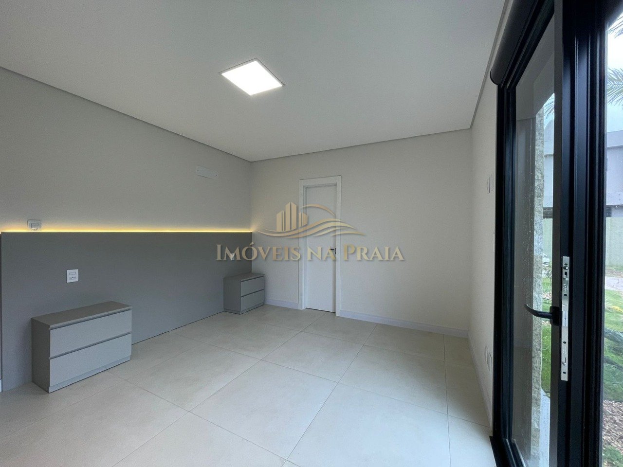 Foto 20 — Casa em Condomínio 4 Dormitório(s) Bairro Sunset