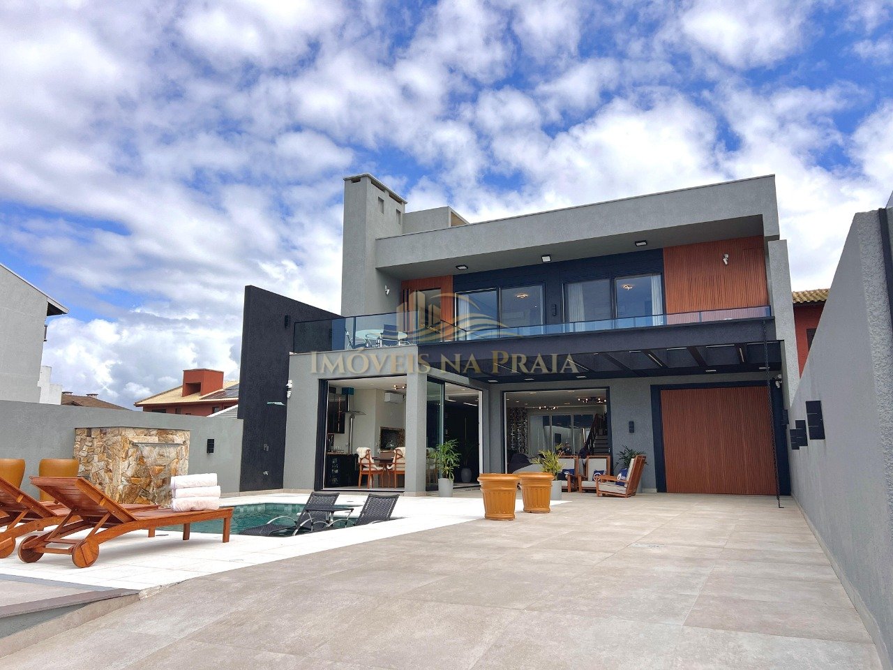 Casa 4 Dormitório(s) Bairro Centro