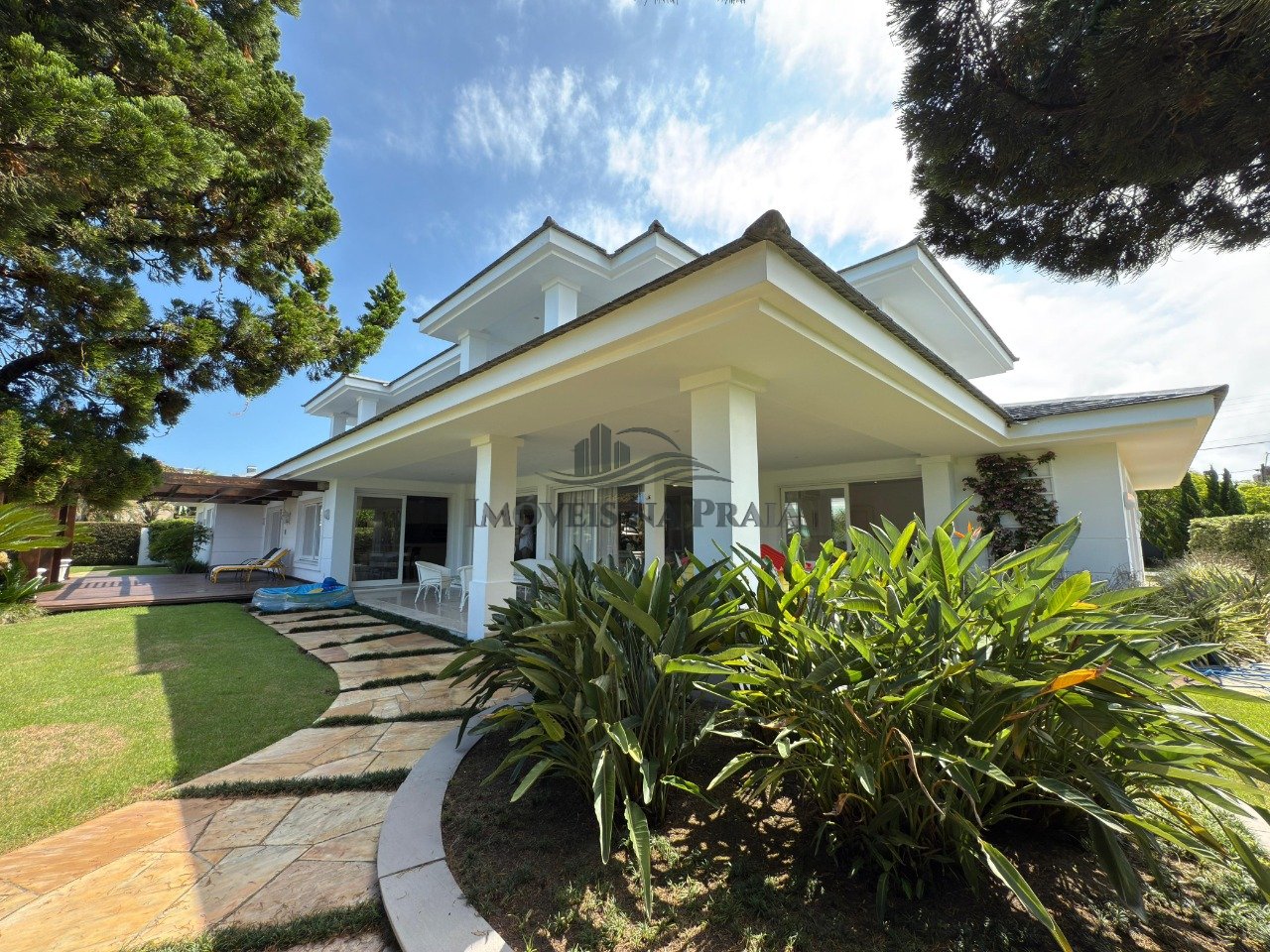 Casa em Condomínio 5 dormitórios no bairro Atlântida Ilhas Park