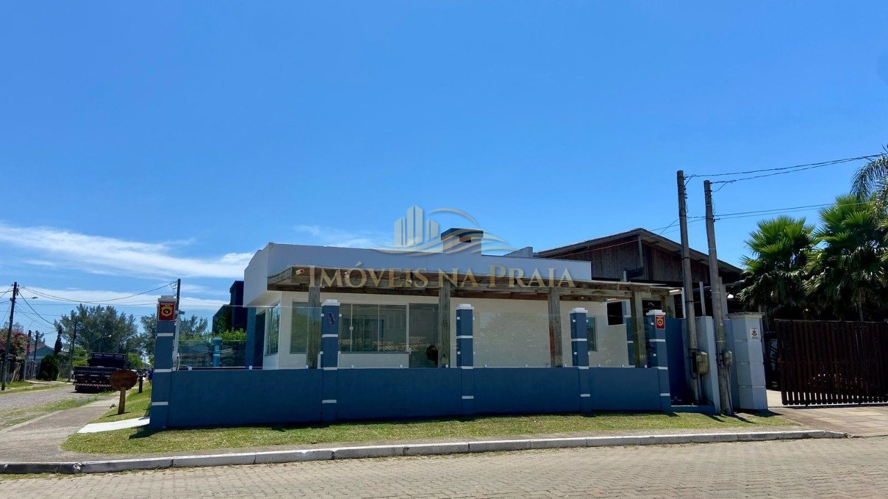 Casa 2 dormitórios no bairro Marina