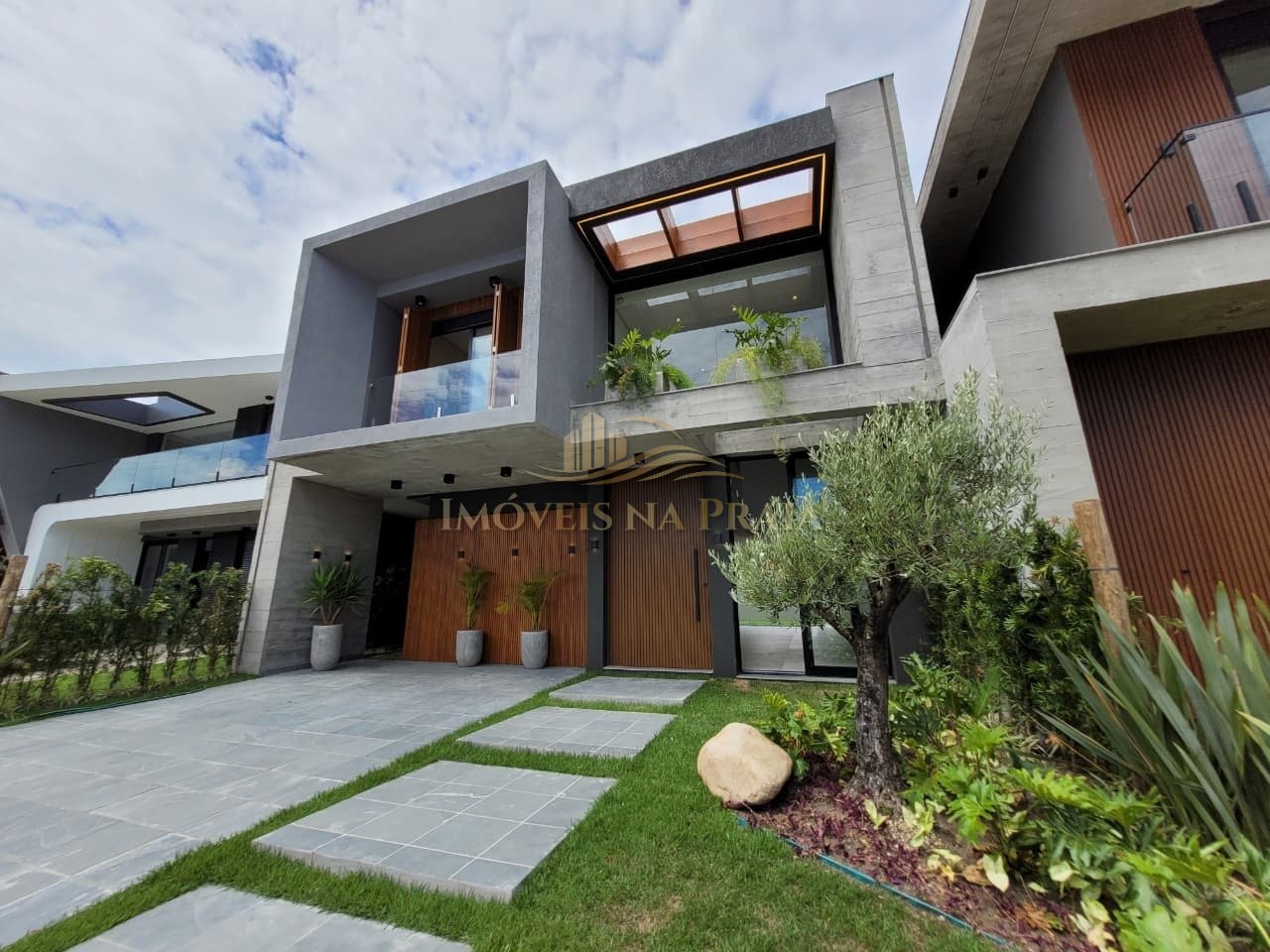 Casa em Condomínio 4 dormitórios no bairro Sunset