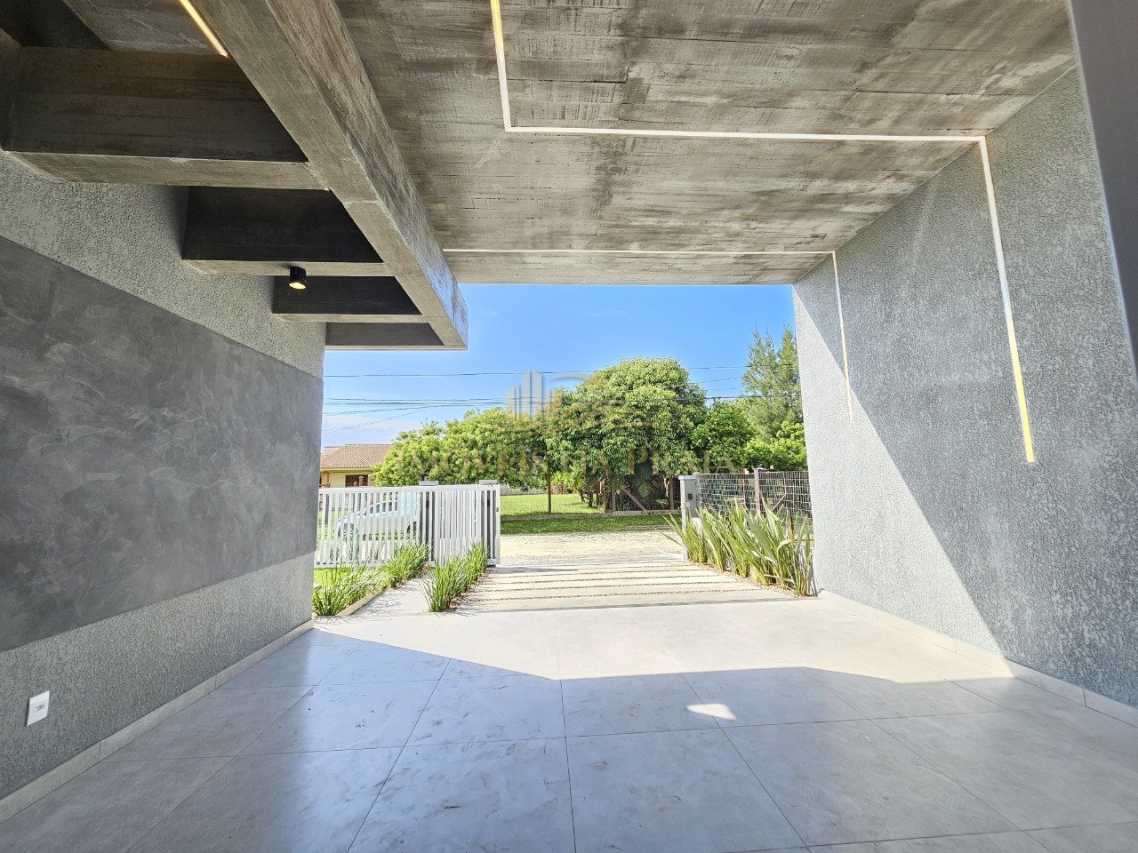 Foto 2 — Casa 3 dormitórios no bairro Rainha do Mar