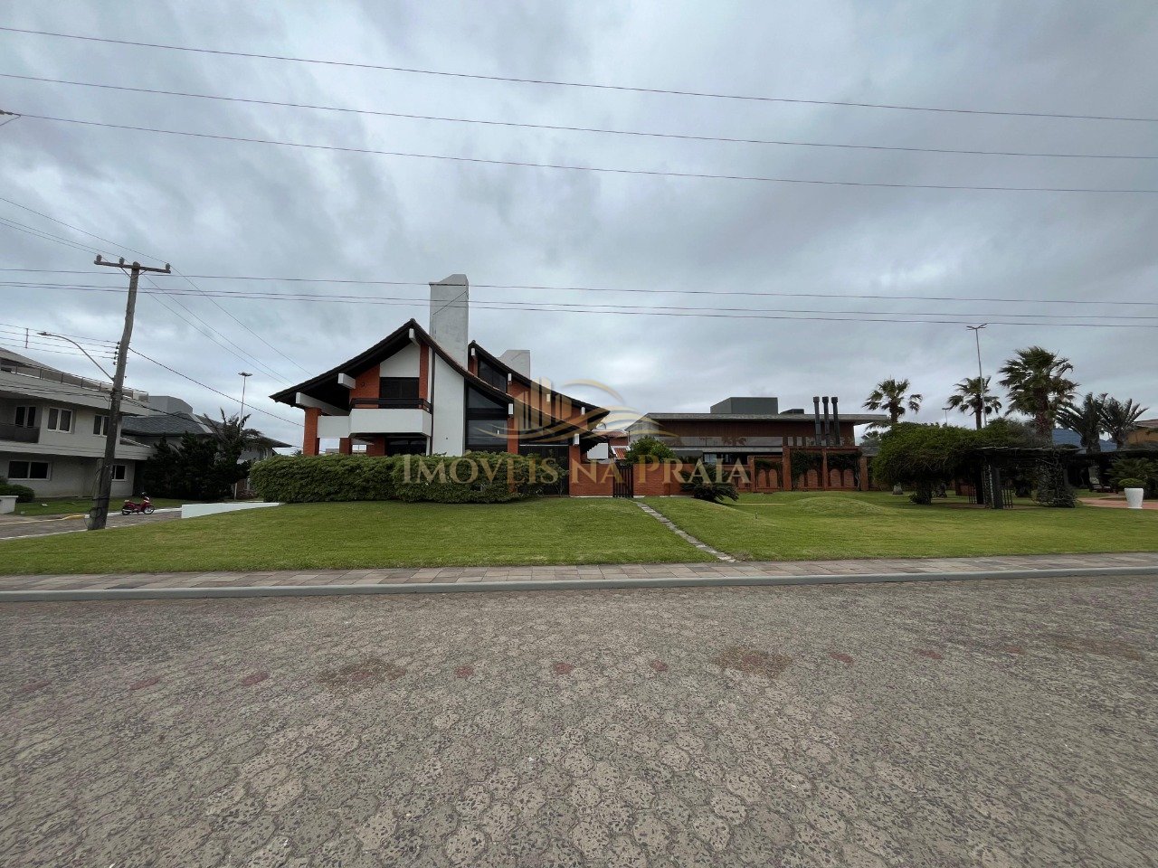 Foto 3 — Casa 5 dormitórios no bairro Atlântida