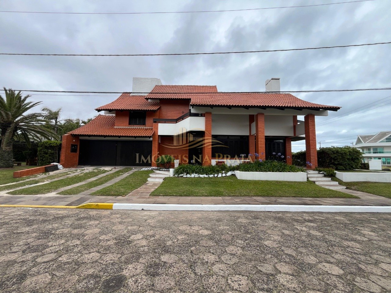 Casa 5 dormitórios no bairro Atlântida