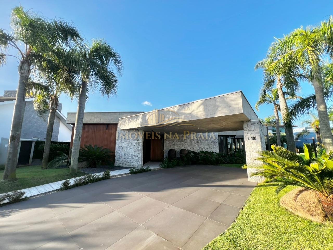 Casa em Condomínio 4 dormitórios no bairro Quintas do Lago