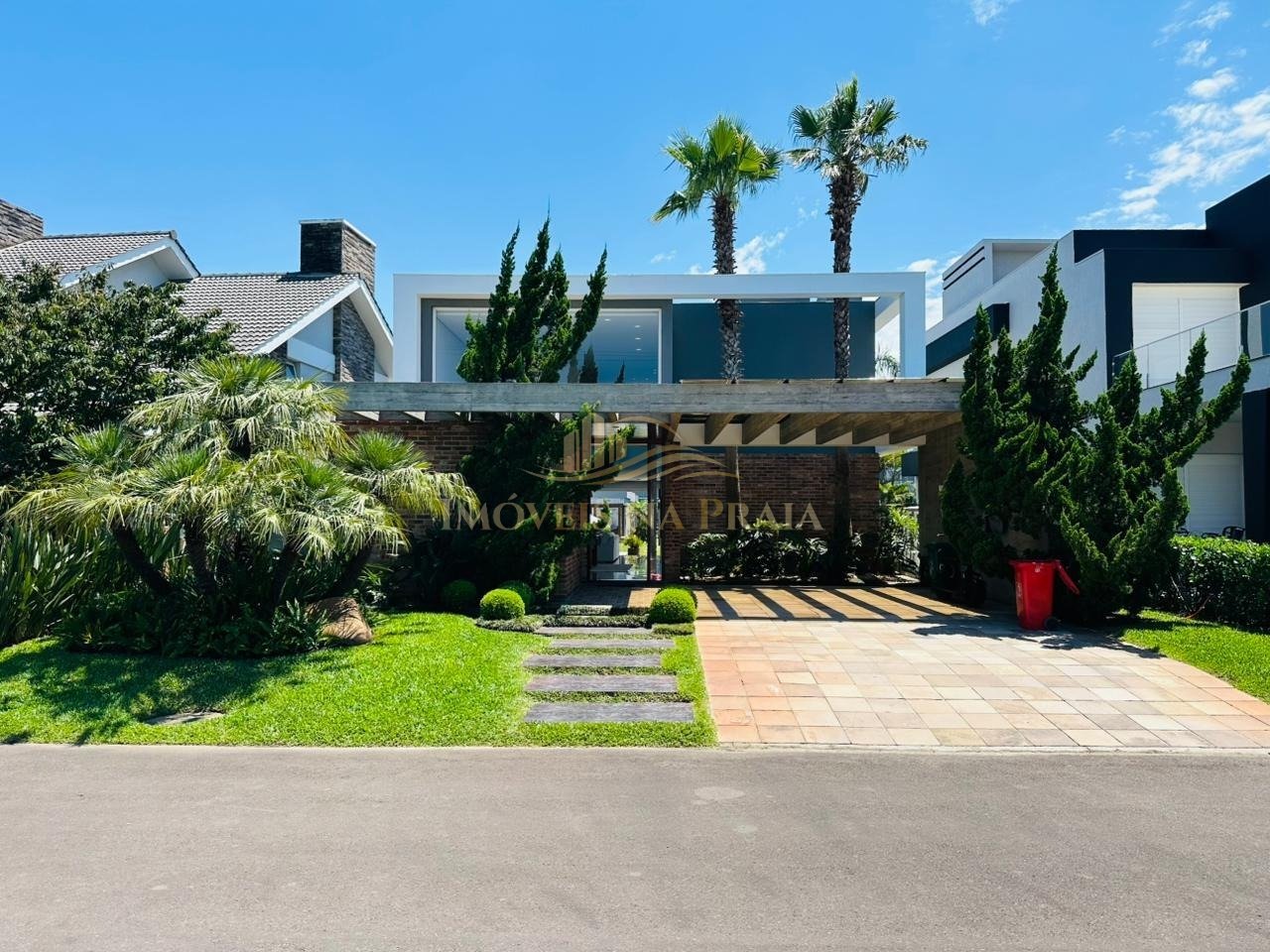 Casa em Condomínio 5 dormitórios no bairro Malibu Beach Residence