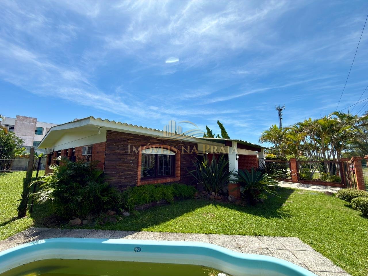 Foto 2 — Casa 4 dormitórios no bairro Atlântida