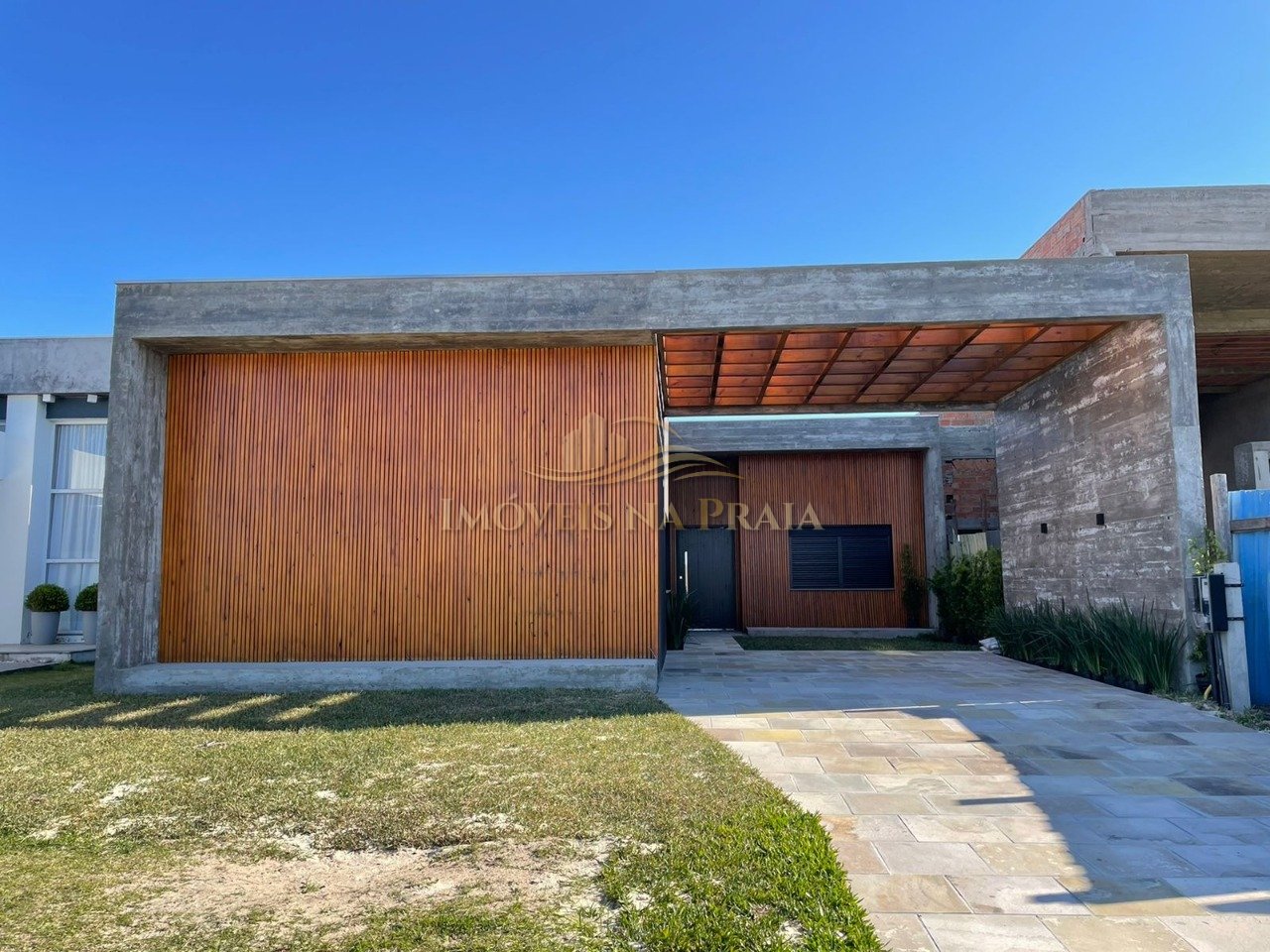 Casa em Condomínio 4 Dormitório(s) Bairro Riviera