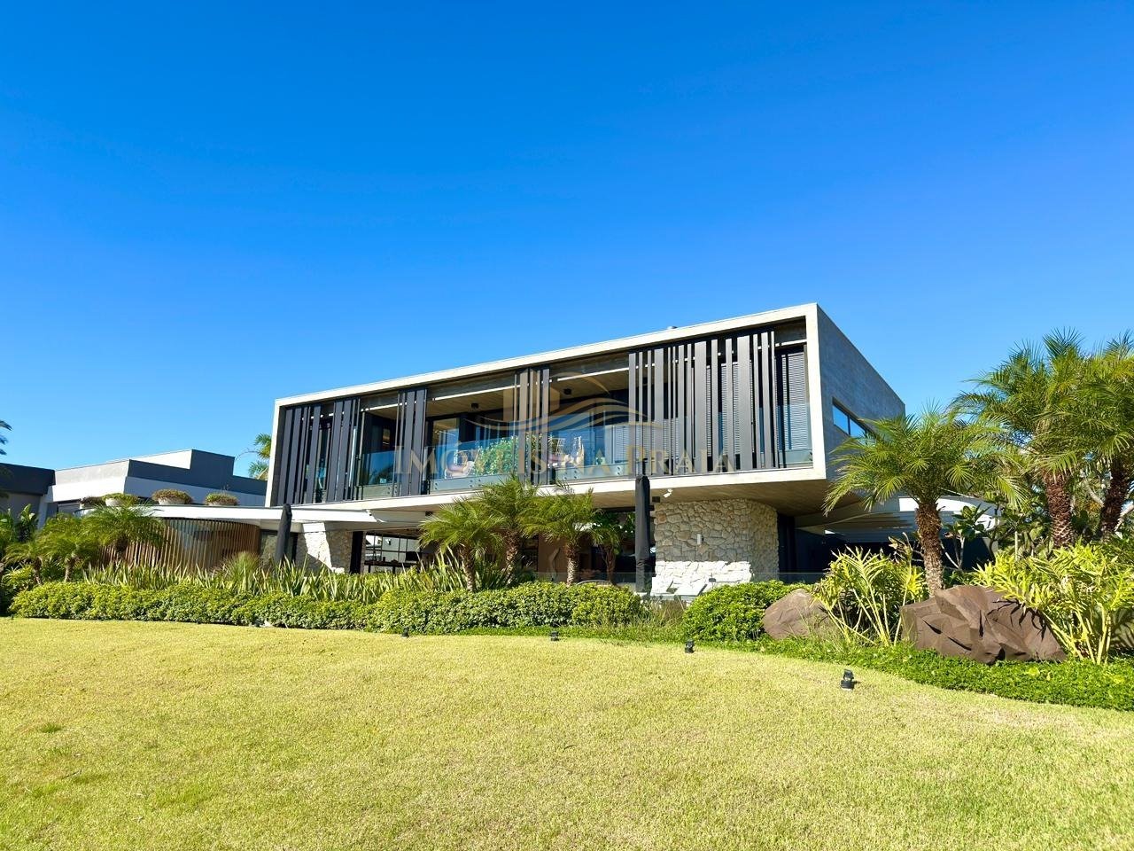 Casa 5 dormitórios no bairro Atlântida