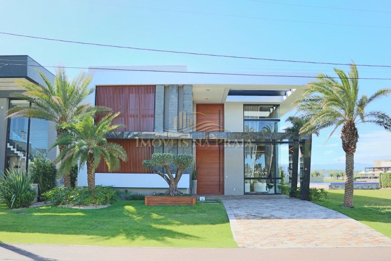 Casa em Condomínio 5 Dormitório(s) Bairro Enseada
