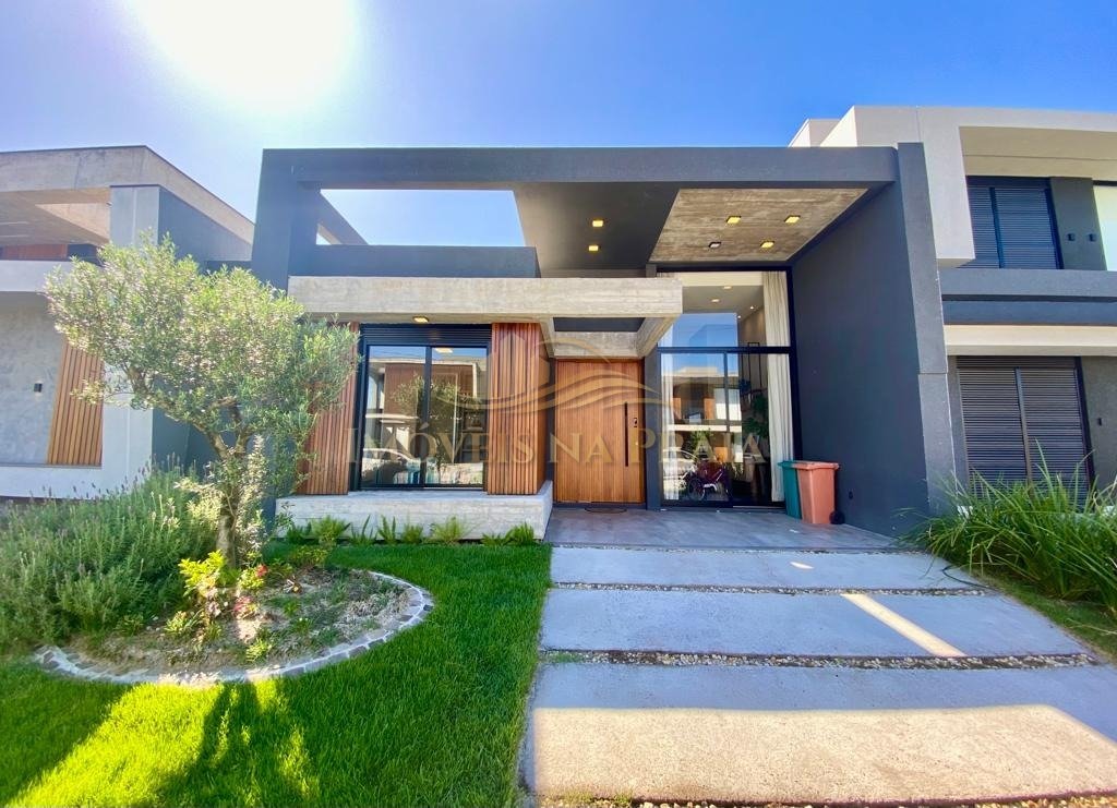 Casa em Condomínio 4 Dormitório(s) Bairro Blue Xan