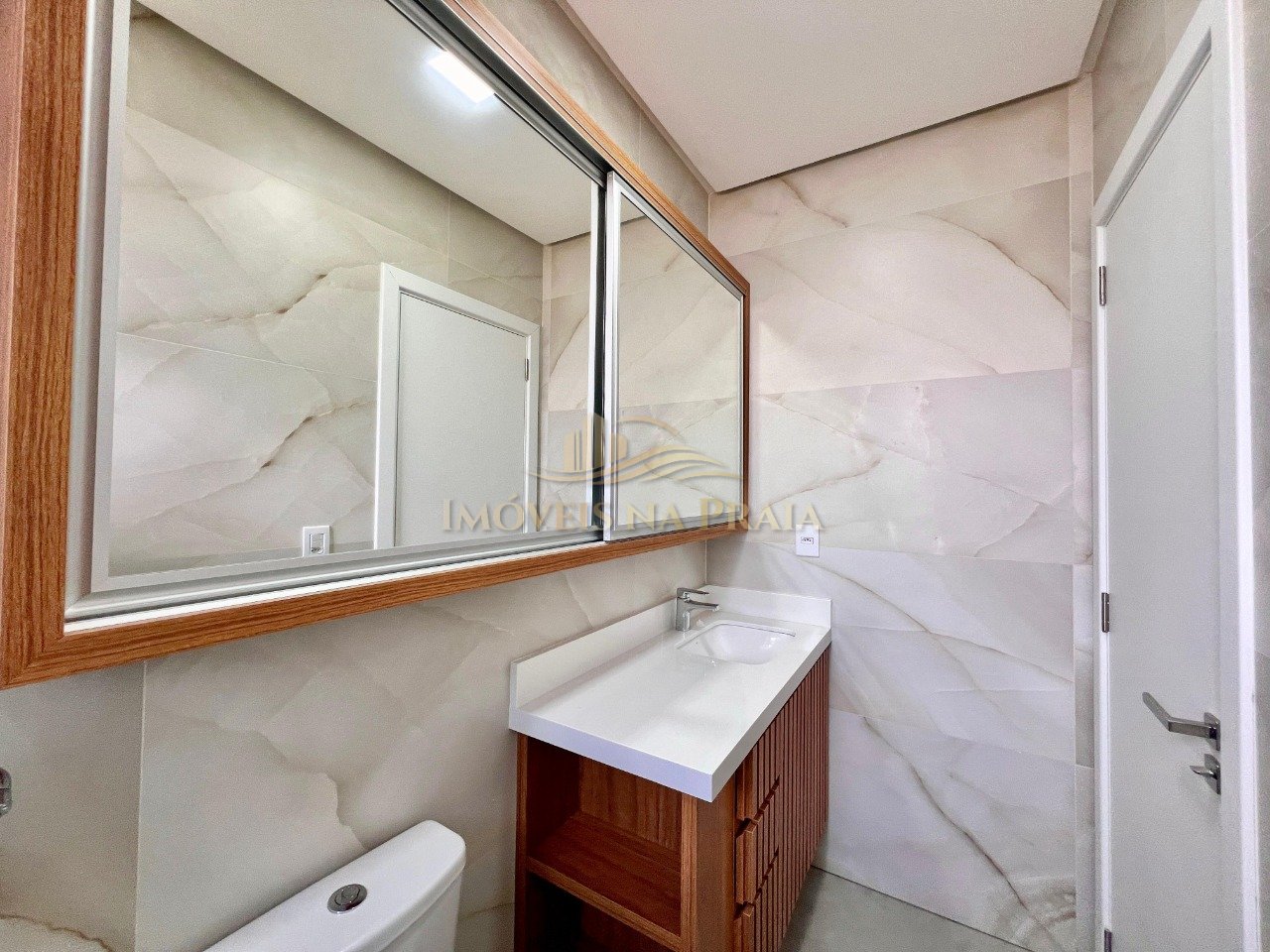 Foto 12 — Casa em Condomínio 4 Dormitório(s) Bairro Riviera