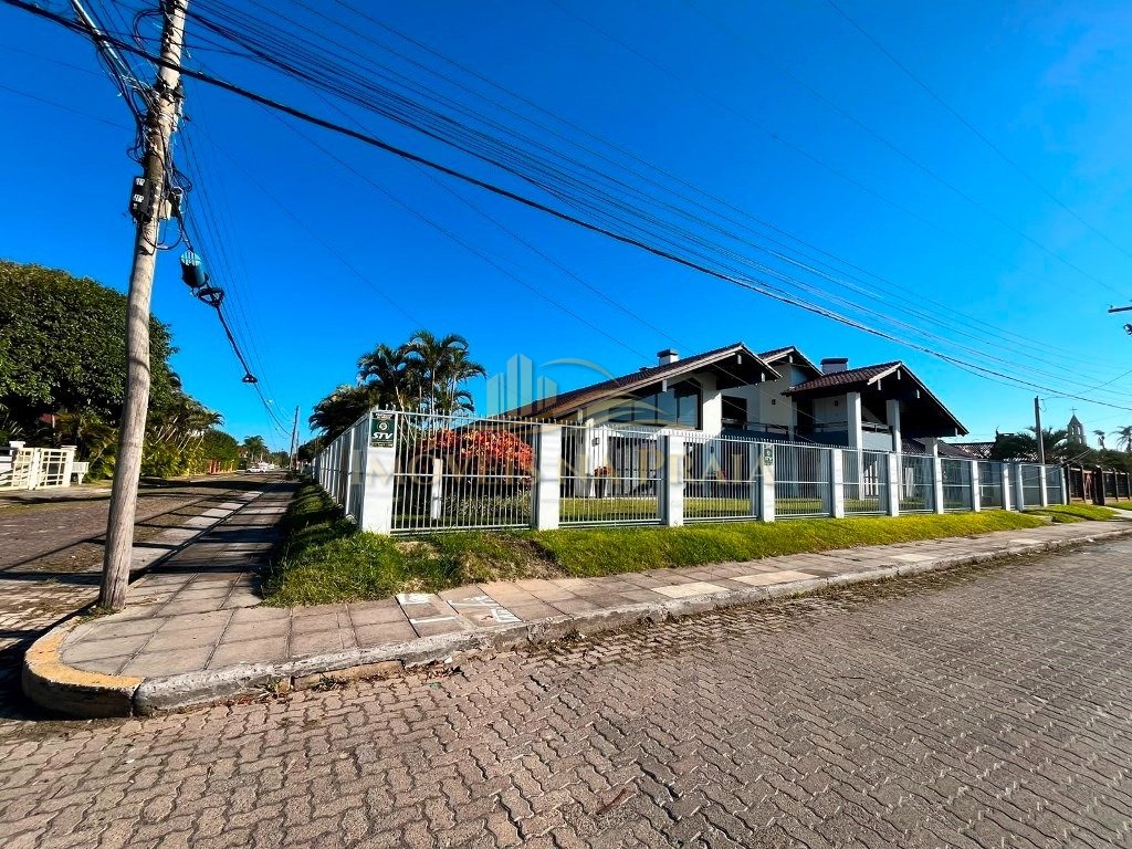 Foto 13 — Casa com 7 dormitórios no Centro de Xangri-Lá.