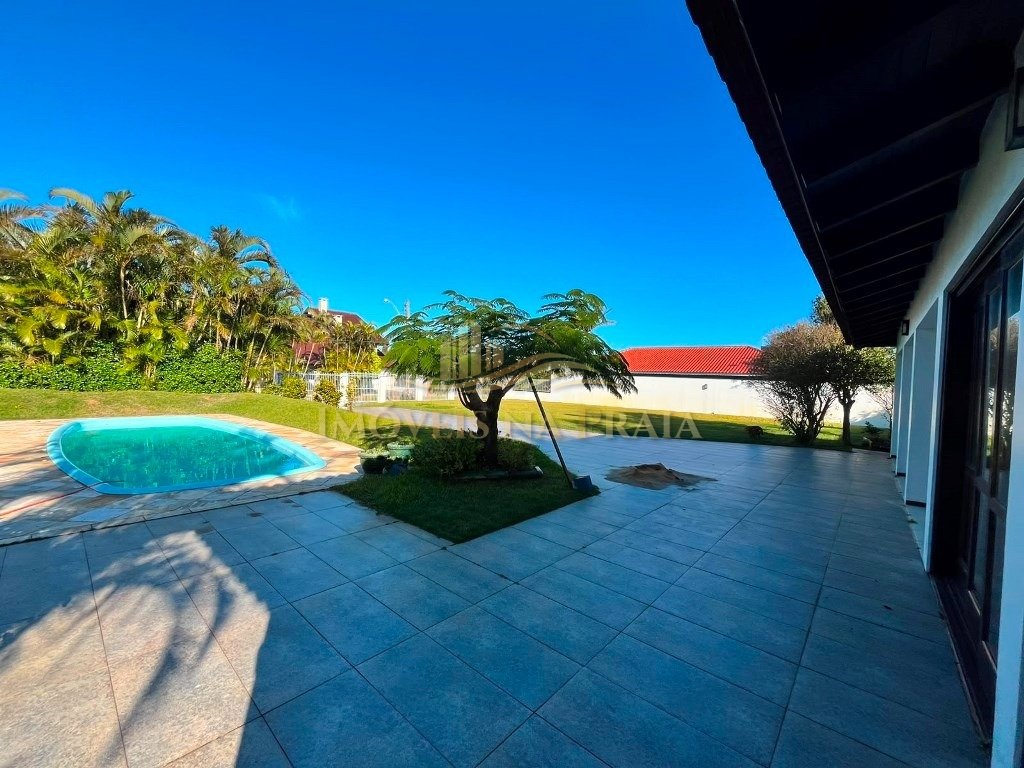 Foto 4 — Casa com 7 dormitórios no Centro de Xangri-Lá.