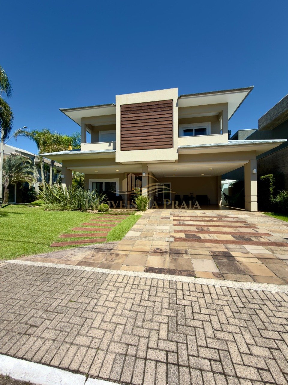 Casa em Condomínio no Velas da Marina.