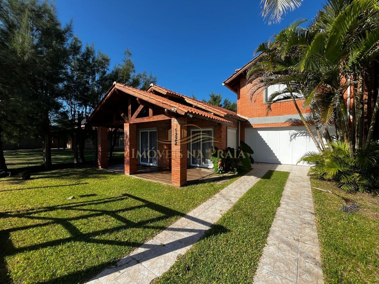 Casa com 4 dormitórios em Rainha do Mar.