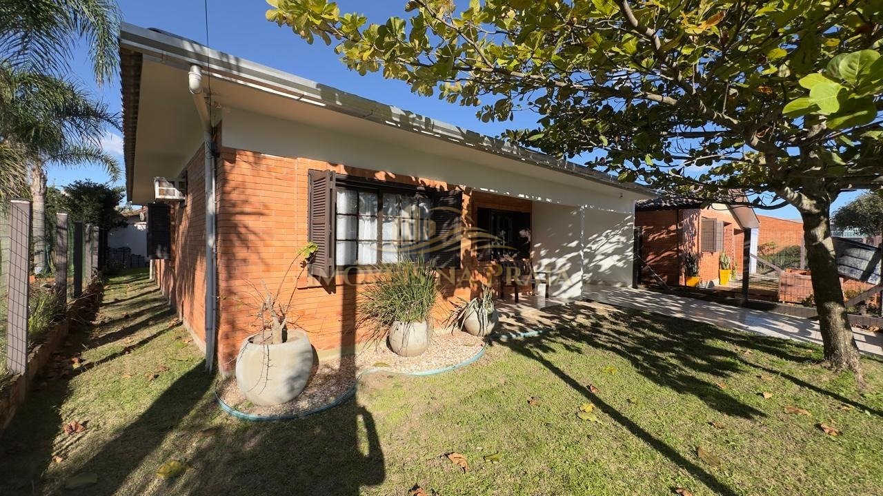 Foto 2 — Casa com 3 dormitórios em Noiva do Mar.
