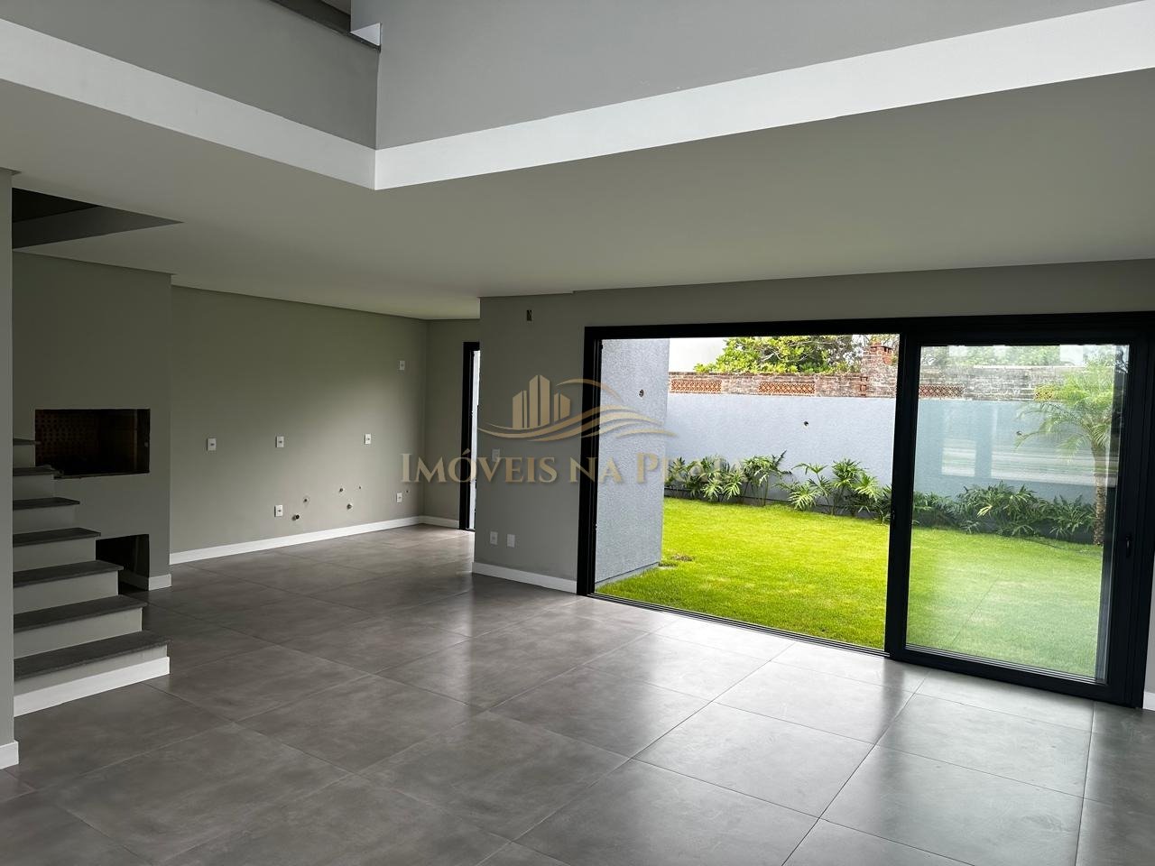 Foto 2 — Casa 4 Dormitório(s) Bairro Rainha do Mar