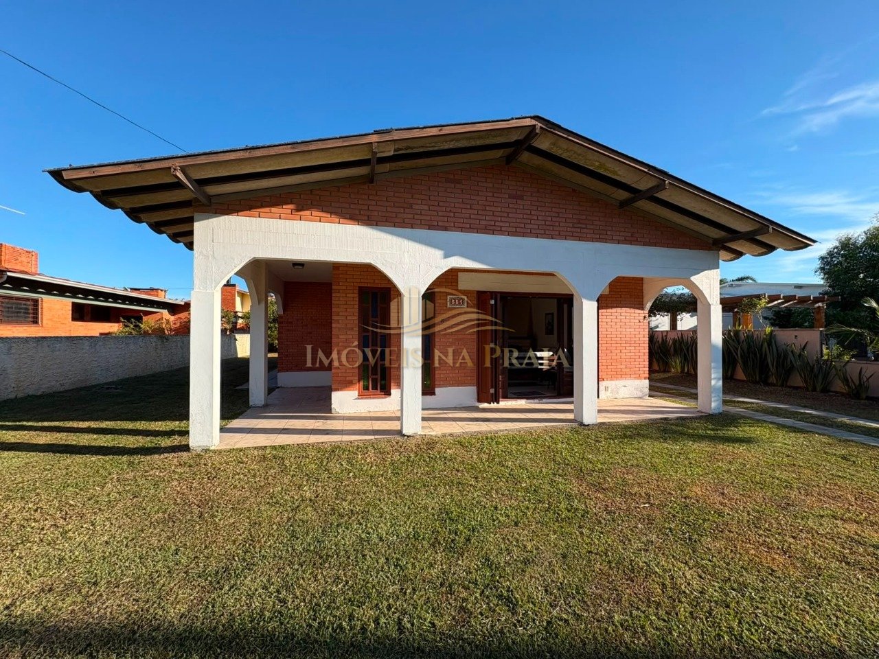 Casa com 3 dormitórios no Centro de Xangri-Lá.