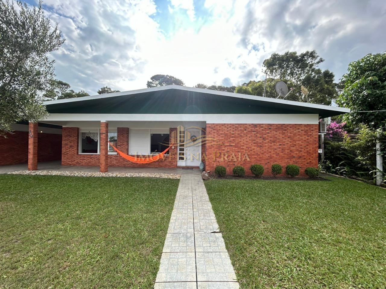 Casa á venda 3 dormitórios em Atlântida.