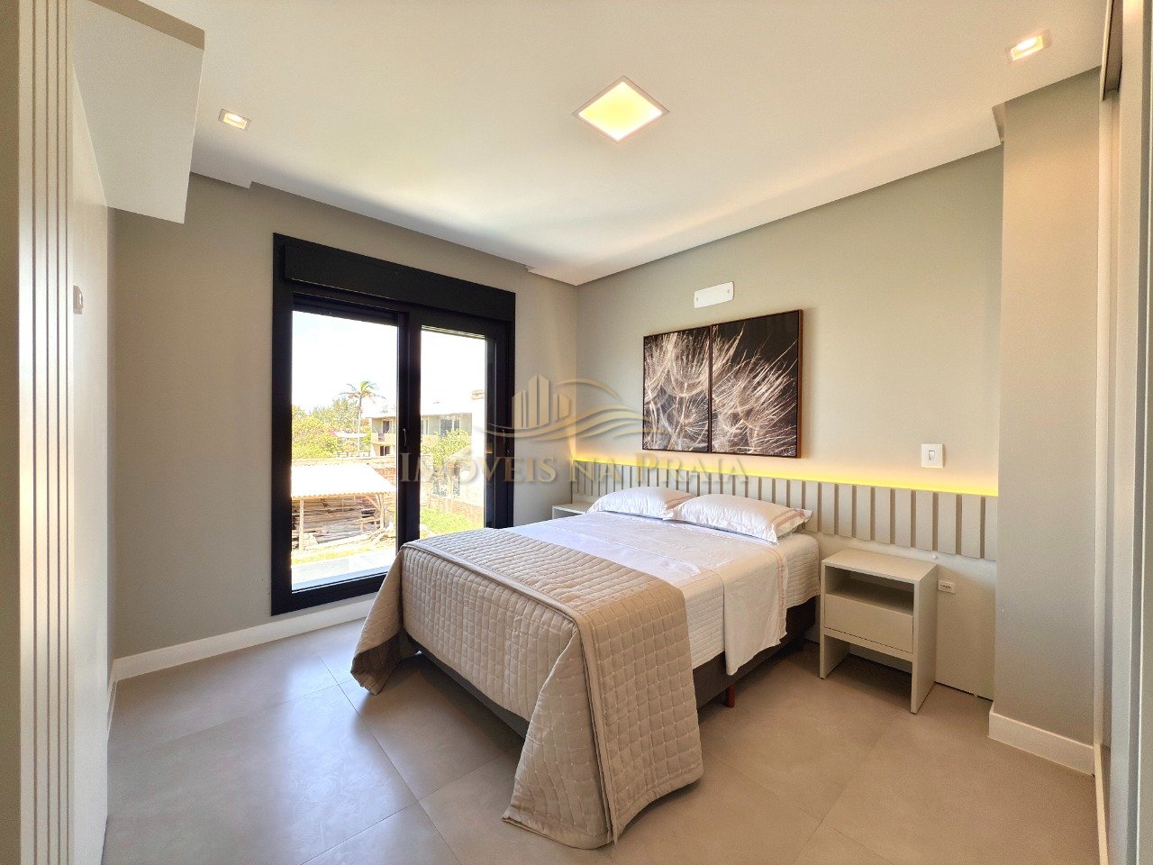 Foto 9 — Casa 4 Dormitório(s) Bairro Rainha do Mar