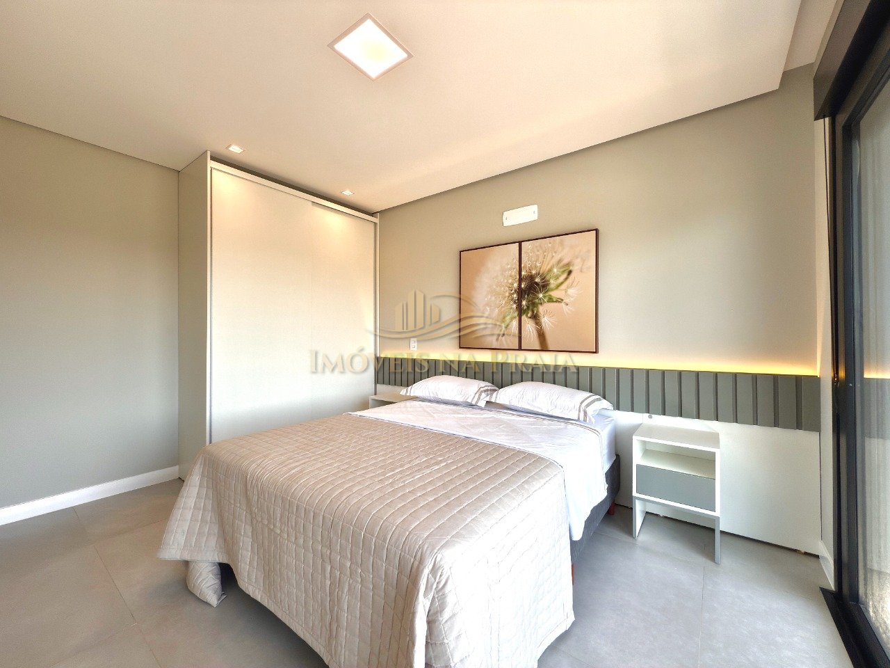 Foto 4 — Casa 4 Dormitório(s) Bairro Rainha do Mar