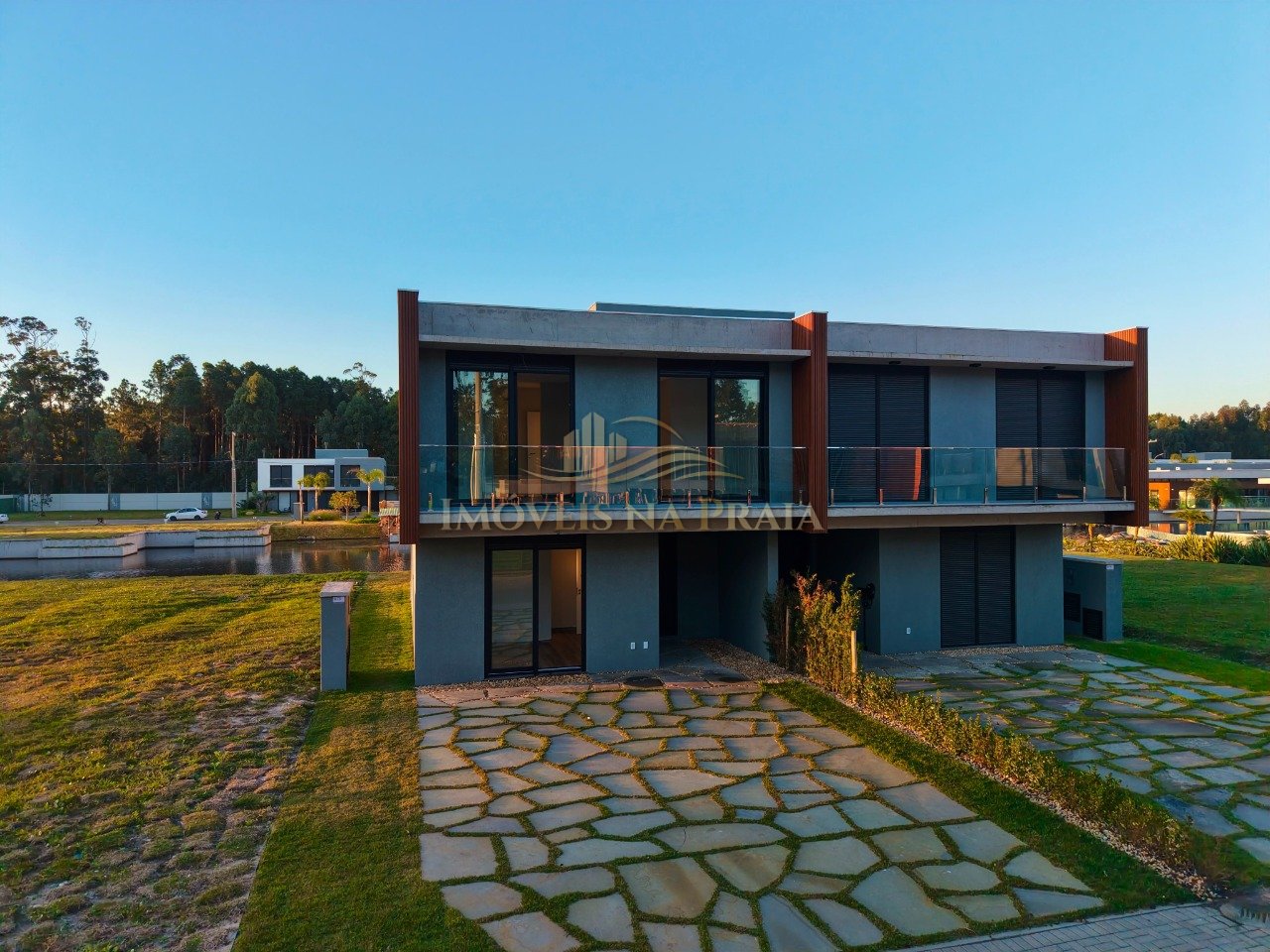 Casa em Condomínio no Amaná.