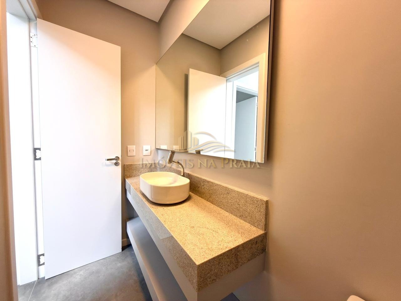 Foto 16 — Casa em Condomínio 4 Dormitório(s) Bairro Sunset