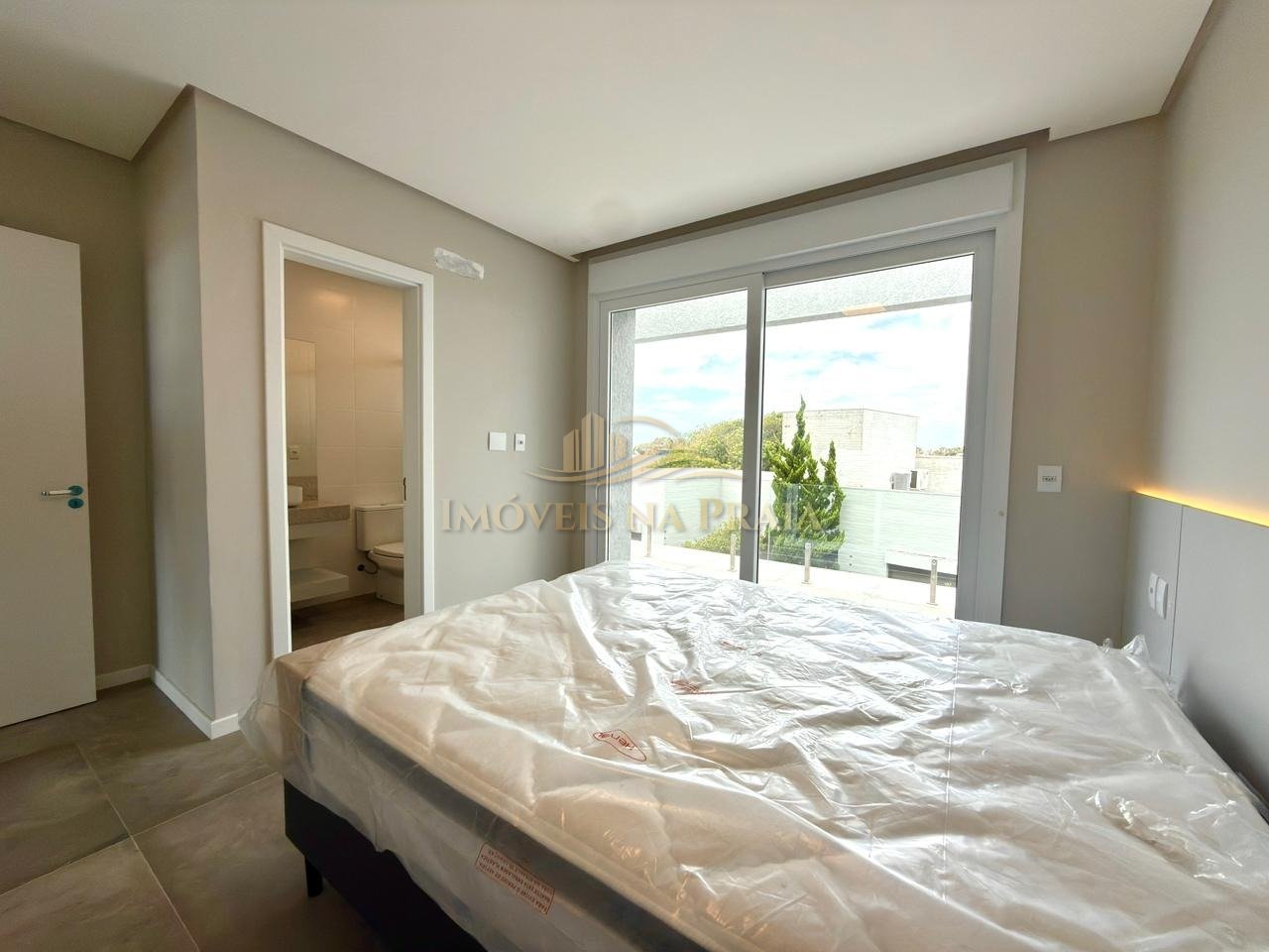 Foto 19 — Casa em Condomínio 4 Dormitório(s) Bairro Sunset