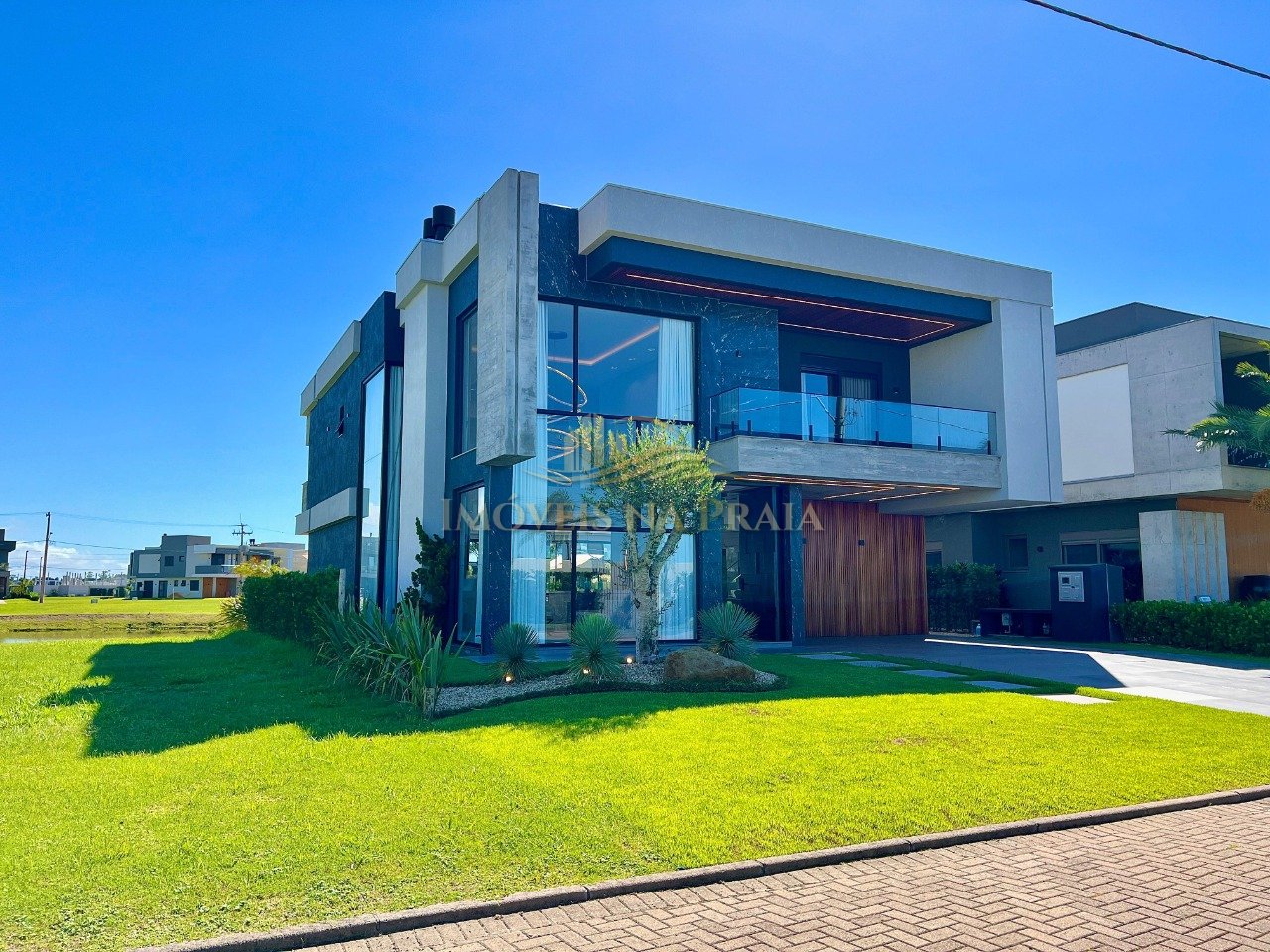 Foto 2 — Casa em Condomínio 5 Dormitório(s) Bairro Sense Xa