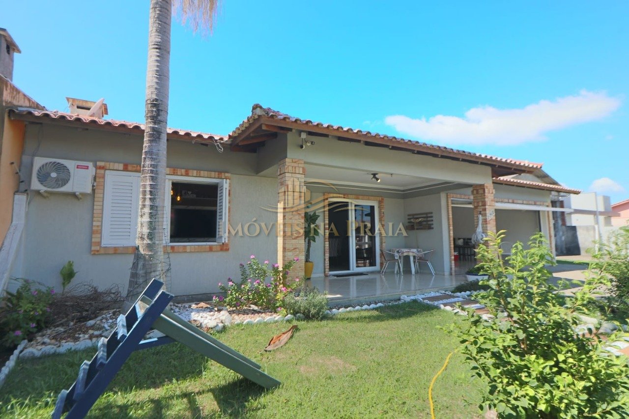 Casa 3 Dormitório(s) Bairro Rainha do Mar