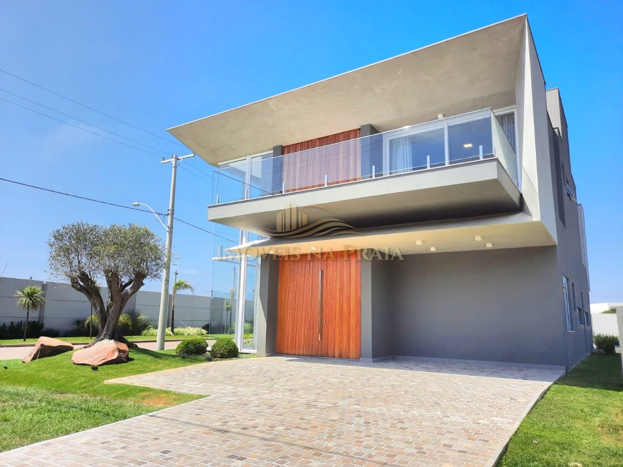 Casa em Condomínio 5 Dormitório(s) Bairro Sense Xa